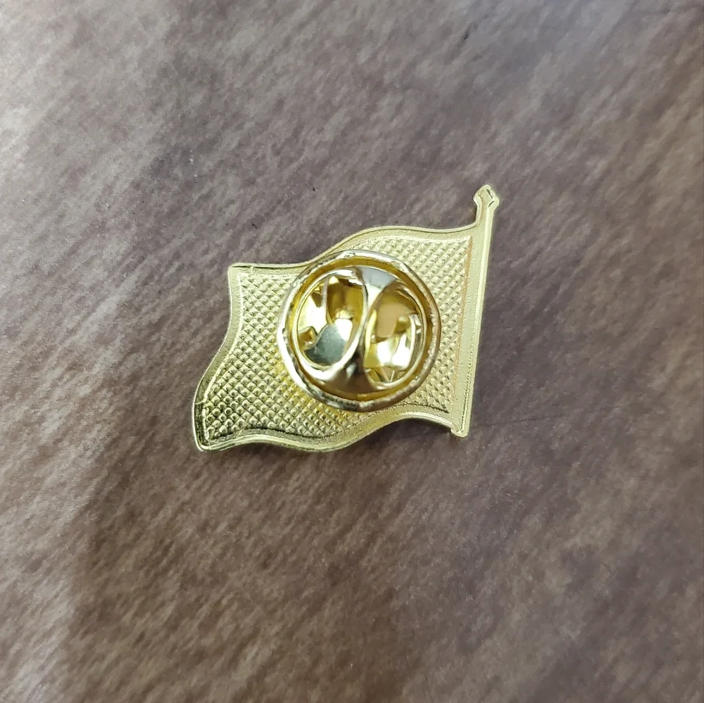 American Flag Lapel Pins, Unisex - Picture 4 of 7